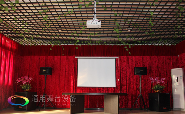 提升舞臺(tái)演出效果！舞臺(tái)幕布顏色搭配常用色——紅、黃、墨綠三原色