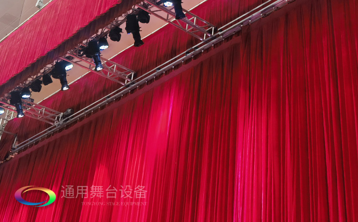 舞臺(tái)阻燃幕布面料的密度、吸光度對(duì)舞臺(tái)音響的擴(kuò)聲、舞臺(tái)阻燃幕布的光效影響