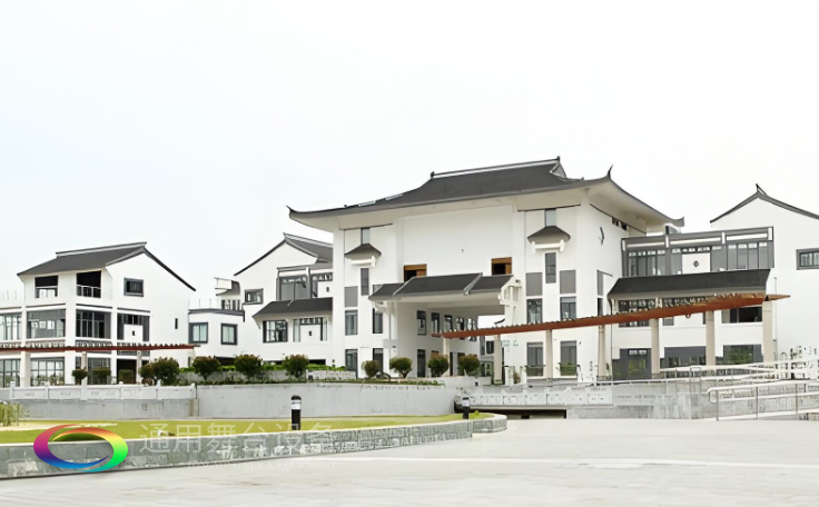 戴南文化藝術(shù)中心禮堂舞臺(tái)設(shè)備、舞臺(tái)阻燃幕布全面升級(jí) 賦能多元藝術(shù)呈現(xiàn)