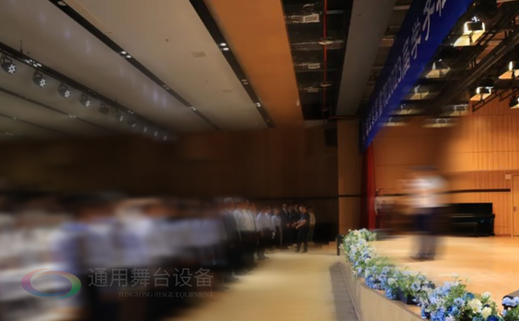助力漢開書院文化活動高效呈現(xiàn)，彰顯企業(yè)教育場景服務(wù)實(shí)力！南京漢開書院舞臺阻燃幕布、大幕對開項(xiàng)目